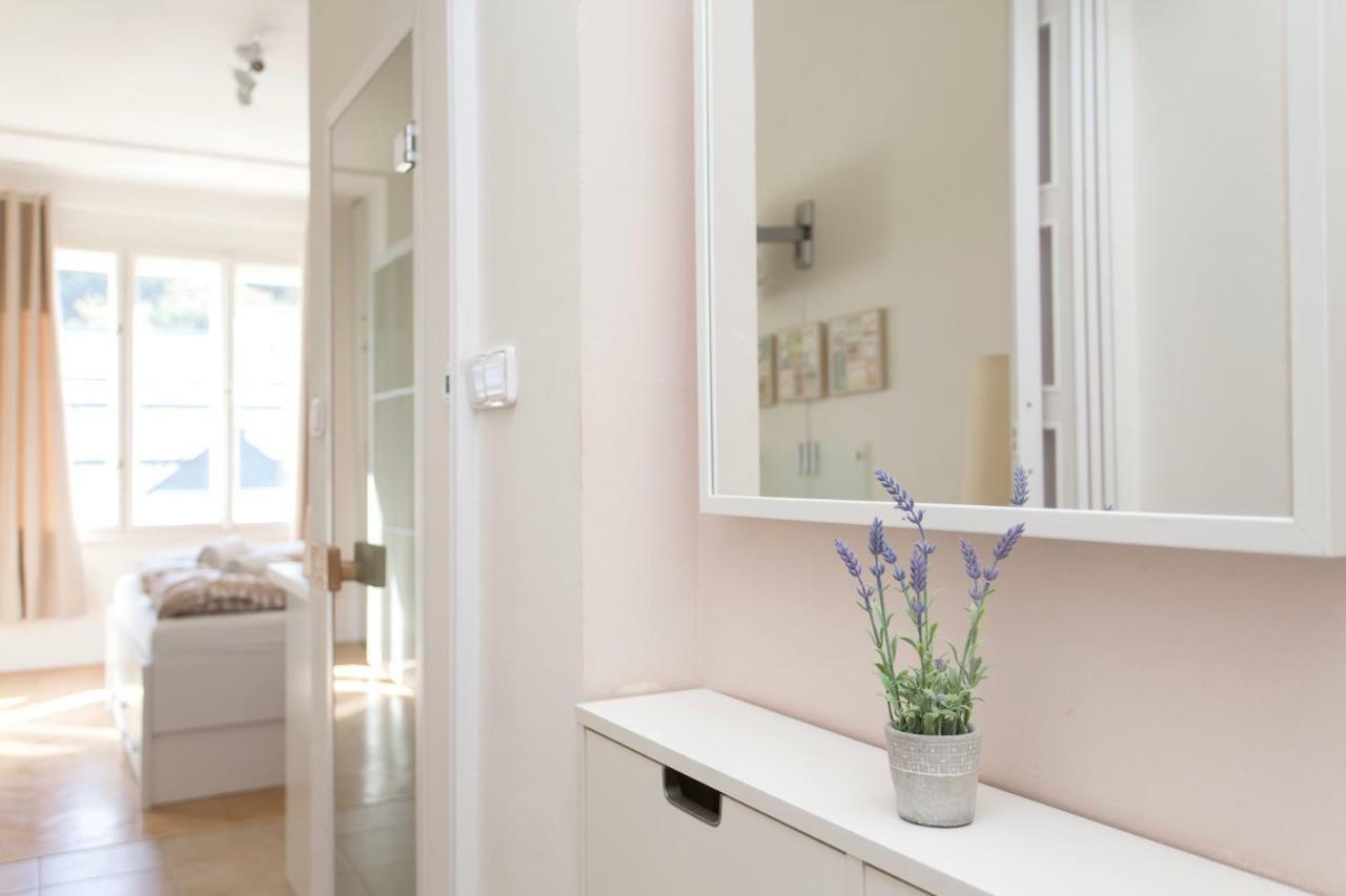 Cozy Studio With Parking Near City Center Praha Bagian luar foto